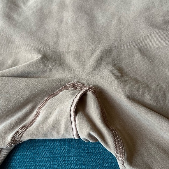 SKIMS Mid Thigh Sculpting Bodysuit Size XL - Picture 4 of 4